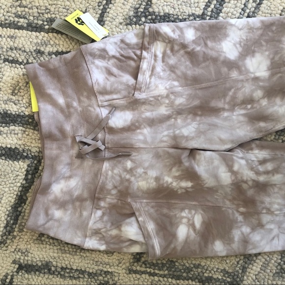 NWT All In Motion Rib Jogger gray taupe color tie dye size M - Picture 2 of 7